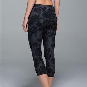 Lululemon inky floral luxtreme wunder under 6